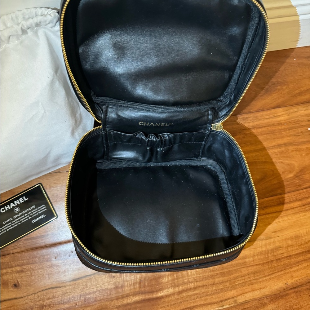 Channel Authentic Vanity Leather Pouch - image 7